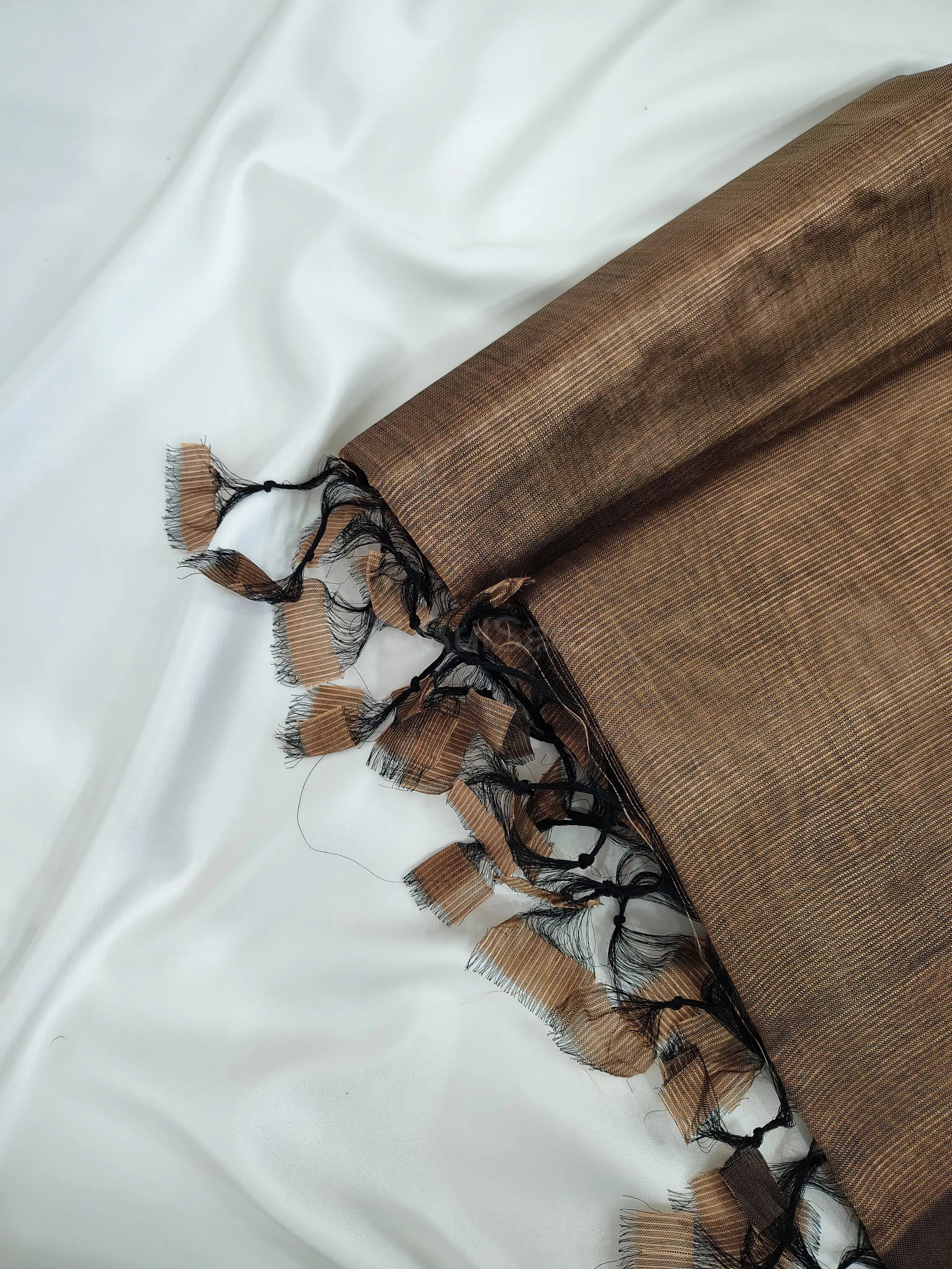 Handwoven Brown Mangalagiri Silk Cotton Plain Pattu Saree alternate view